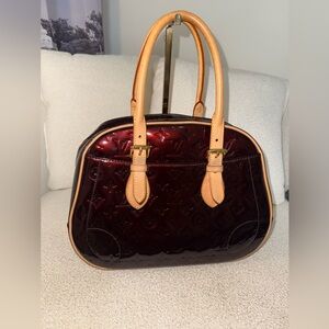 Louis Vuitton Summit Drive Handbag! Comes With COA!
